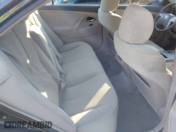 ✅ 2008 Toyota Camry LE • VIN: 4T1BE46K08U216022 • Lot: 43945046. Wystawiony na IAAI z przebiegiem 172 970 mil. Bezpłatny archiwum sprzedaży aukcyjnych z USA i szczegółowy raport historii pojazdu na DreamBid. Zdjęcie 8.