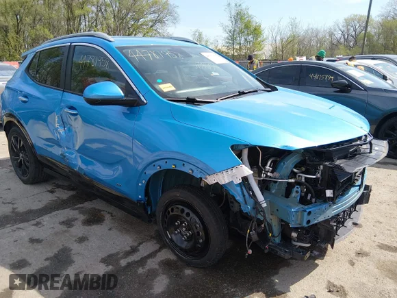 ✅ 2025 Buick Encore GX Sport Touring • VIN: KL4AMDSL0SB176779 • Lot: 44781958. Wystawiony na IAAI z przebiegiem 7 153 mil. Bezpłatny archiwum sprzedaży aukcyjnych z USA i szczegółowy raport historii pojazdu na DreamBid. Zdjęcie 1.