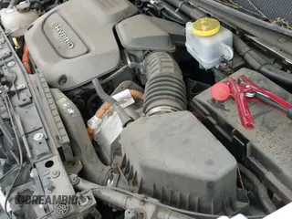 ✅ 2022 Chrysler Pacifica Hybrid Touring L • VIN: 2C4RC1L70NR121525 • Лот: 43166737. Опубликован ранее на IAAI с пробегом 98 309 миль. Бесплатный доступ к архиву аукционных продаж из США и подробный отчёт об истории автомобиля на DreamBid. Изображение 22.