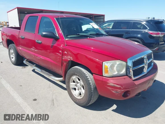 ✅ 2006 Dodge Dakota SLT • VIN: 1D7HE48K56S639267 • Лот: 43172468. Опубліковано раніше на IAAI з пробігом 153 236 миль. Безкоштовний доступ до архіву аукціонних продажів зі США та докладний звіт про історію автомобіля на DreamBid. Зображення 1.