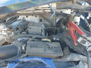 ✅ 2017 Chevrolet Silverado 2500HD Work Truck • VIN: 1GC1KUEY1HF191604 • Lot: 41229847. Wystawiony na IAAI z przebiegiem 90 103 mil. Bezpłatny archiwum sprzedaży aukcyjnych z USA i szczegółowy raport historii pojazdu na DreamBid. Zdjęcie 15.