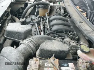 ✅ 2019 Ford Explorer XLT • VIN: 1FM5K8D85KGB05606 • Lot: 43563071. Wystawiony na IAAI z przebiegiem 121 596 mil. Bezpłatny archiwum sprzedaży aukcyjnych z USA i szczegółowy raport historii pojazdu na DreamBid. Zdjęcie 19.