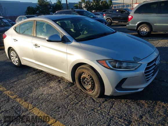 ✅ 2017 Hyundai Elantra SE • VIN: 5NPD74LF8HH176149 • Lot: 44118842. Wystawiony na IAAI z przebiegiem 143 332 mil. Bezpłatny archiwum sprzedaży aukcyjnych z USA i szczegółowy raport historii pojazdu na DreamBid. Zdjęcie 1.