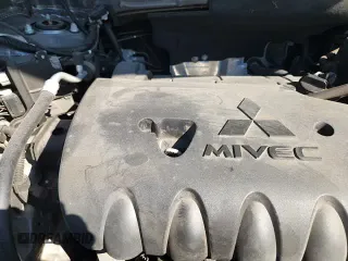 2019 Mitsubishi Outlander SE с VIN JA4AD3A33KZ050144, выставлен на аукционе Copart как лот 71791425 с пробегом 113 654 миль миль и Списание • Salvage title. История ставок и продаж доступна на DreamBid. Изображение 14.