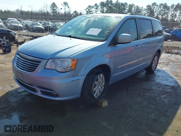 ✅ 2013 Chrysler Town & Country Touring • VIN: 2C4RC1BG3DR809762 • Lot: 44369553. Listed on IAAI with 121,203 mi. Free auction sales archive from the USA and detailed vehicle history report at DreamBid. Image 2.