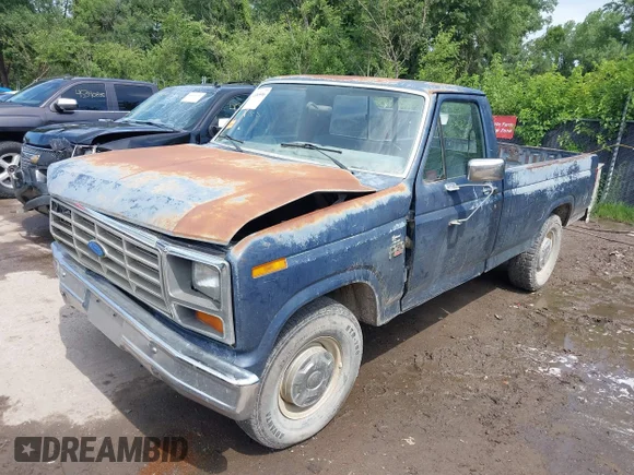 ✅ 1986 Ford F-250 • VIN: 1FTEF25H1GKB40717 • Lot: 45385596. Wystawiony na IAAI z przebiegiem 161 592 mil. Bezpłatny archiwum sprzedaży aukcyjnych z USA i szczegółowy raport historii pojazdu na DreamBid. Zdjęcie 2.