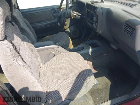 ✅ 1994 Chevrolet S-10 LS • VIN: 1GCCS19ZXR8219500 • Lot: 45327886. Wystawiony na IAAI z przebiegiem 158 113 mil. Bezpłatny archiwum sprzedaży aukcyjnych z USA i szczegółowy raport historii pojazdu na DreamBid. Zdjęcie 5.
