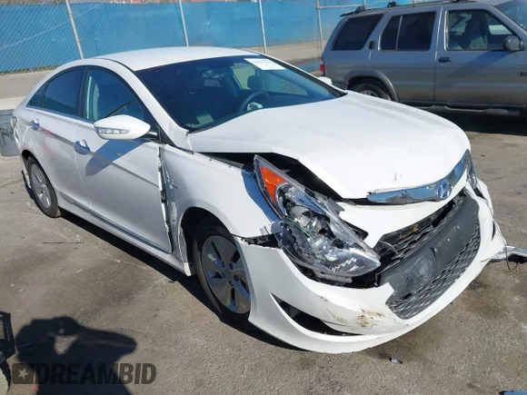 ✅ 2013 Hyundai Sonata Limited • VIN: KMHEC4A41DA075601 • Lot: 44153226. Wystawiony na IAAI z przebiegiem 80 885 mil. Bezpłatny archiwum sprzedaży aukcyjnych z USA i szczegółowy raport historii pojazdu na DreamBid. Zdjęcie 1.