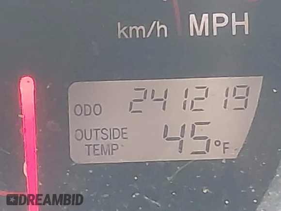✅ 2005 Toyota Matrix XR • VIN: 2T1KR32E65C320719 • Лот: 44085851. Опубліковано раніше на IAAI з пробігом 241 219 миль. Безкоштовний доступ до архіву аукціонних продажів зі США та докладний звіт про історію автомобіля на DreamBid. Зображення 7.