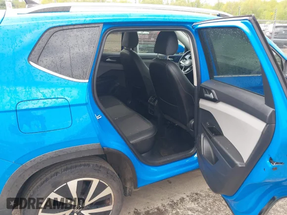 ✅ 2022 Volkswagen Taos SE • VIN: 3VVTX7B25NM012067 • Lot: 45059355. Wystawiony na IAAI z przebiegiem 115 583 mil. Bezpłatny archiwum sprzedaży aukcyjnych z USA i szczegółowy raport historii pojazdu na DreamBid. Zdjęcie 8.