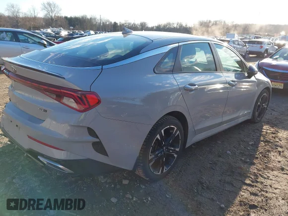 ✅ 2021 Kia K5 GT-Line • VIN: 5XXG64J27MG076016 • Lot: 44028398. Wystawiony na IAAI z przebiegiem 57 592 mil. Bezpłatny archiwum sprzedaży aukcyjnych z USA i szczegółowy raport historii pojazdu na DreamBid. Zdjęcie 4.