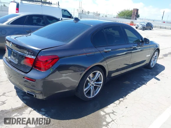 ✅ 2014 BMW 7 Series 750i • VIN: WBAYA8C50ED824986 • Лот: 44962615. Опубліковано раніше на IAAI з пробігом 155 940 миль. Безкоштовний доступ до архіву аукціонних продажів зі США та докладний звіт про історію автомобіля на DreamBid. Зображення 4.
