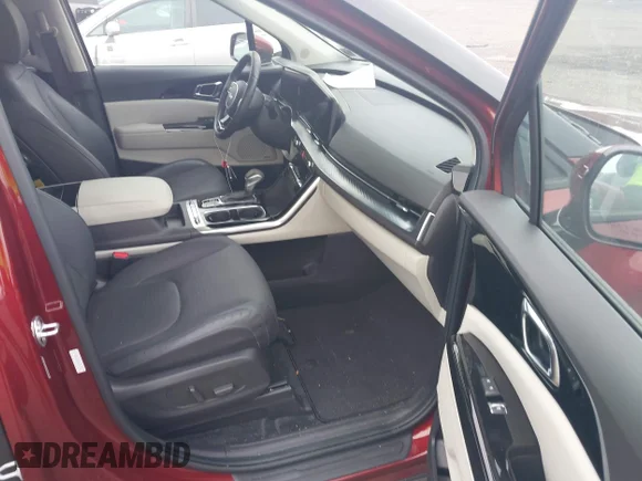 ✅ 2024 Kia Carnival SX • VIN: KNDNE5H38R6321362 • Lot: 43238432. Wystawiony na IAAI z przebiegiem 35 707 mil. Bezpłatny archiwum sprzedaży aukcyjnych z USA i szczegółowy raport historii pojazdu na DreamBid. Zdjęcie 5.
