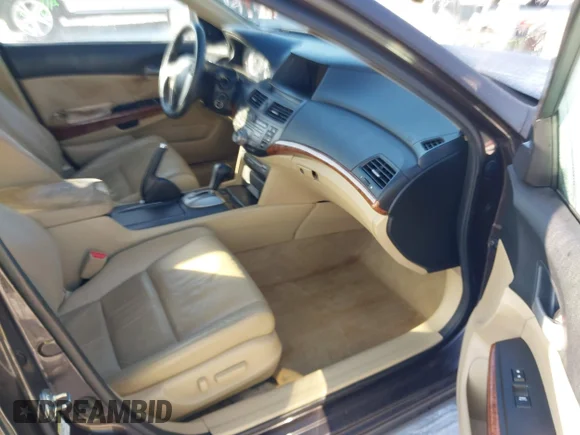 ✅ 2012 Honda Accord EX-L • VIN: 1HGCP3F81CA025478 • Лот: 44938741. Опубліковано раніше на IAAI з пробігом 133 481 миль. Безкоштовний доступ до архіву аукціонних продажів зі США та докладний звіт про історію автомобіля на DreamBid. Зображення 5.
