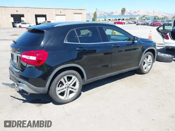 ✅ 2019 Mercedes-Benz GLA 250 • VIN: WDCTG4GB3KU016223 • Lot: 45425409. Listed on IAAI with 39,609 mi. Free auction sales archive from the USA and detailed vehicle history report at DreamBid. Image 4.