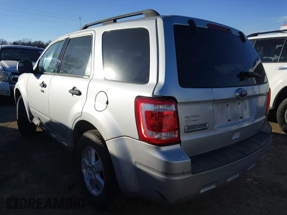 ✅ 2010 Ford Escape XLT • VIN: 1FMCU9D78AKB95411 • Lot: 44485778. Wystawiony na IAAI z przebiegiem 162 961 mil. Bezpłatny archiwum sprzedaży aukcyjnych z USA i szczegółowy raport historii pojazdu na DreamBid. Zdjęcie 3.
