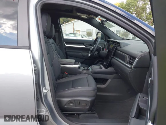 ✅ 2025 GMC Terrain AWD Elevation • VIN: 3GKALUEG3SL292875 • Lot: 43216385. Wystawiony na IAAI z przebiegiem 4 847 mil. Bezpłatny archiwum sprzedaży aukcyjnych z USA i szczegółowy raport historii pojazdu na DreamBid. Zdjęcie 5.