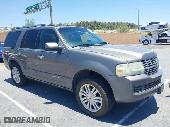 ✅ 2011 Lincoln Navigator • VIN: 5LMJJ2H58BEJ00309 • Лот: 45422327. Опубліковано раніше на IAAI з пробігом 403 828 миль. Безкоштовний доступ до архіву аукціонних продажів зі США та докладний звіт про історію автомобіля на DreamBid. Зображення 1.