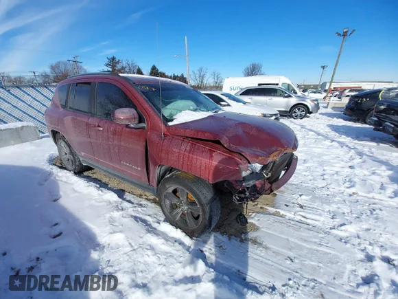 ✅ 2015 Jeep Compass High Altitude • VIN: 1C4NJDEB1FD365342 • Lot: 44240578. Wystawiony na IAAI z przebiegiem 142 584 mil. Bezpłatny archiwum sprzedaży aukcyjnych z USA i szczegółowy raport historii pojazdu na DreamBid. Zdjęcie 1.