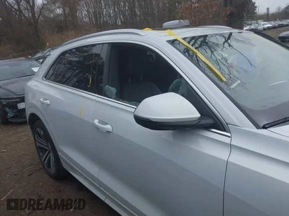 ✅ 2019 Audi Q8 Prestige • VIN: WA1CVAF19KD008236 • Lot: 41839057. Wystawiony na IAAI z przebiegiem 70 137 mil. Bezpłatny archiwum sprzedaży aukcyjnych z USA i szczegółowy raport historii pojazdu na DreamBid. Zdjęcie 6.