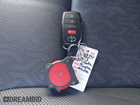 ✅ 2025 Toyota Tundra SR5 • VIN: 5TFLA5DA5SX316224 • Lot: 43375928. Wystawiony na IAAI z przebiegiem 9 160 mil. Bezpłatny archiwum sprzedaży aukcyjnych z USA i szczegółowy raport historii pojazdu na DreamBid. Zdjęcie 11.