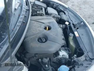 ✅ 2015 Kia Forte LX • VIN: KNAFK4A65F5340364 • Lot: 43488450. Wystawiony na IAAI z przebiegiem 297 425 mil. Bezpłatny archiwum sprzedaży aukcyjnych z USA i szczegółowy raport historii pojazdu na DreamBid. Zdjęcie 21.