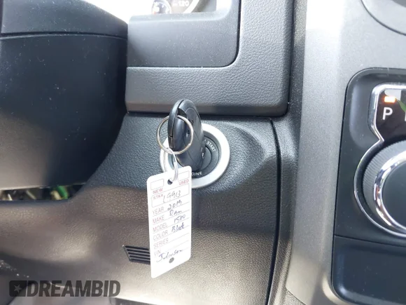 ✅ 2019 Ram 1500 Express • VIN: 3C6JR6AG3KG708130 • Lot: 43171196. Wystawiony na IAAI z przebiegiem 31 233 mil. Bezpłatny archiwum sprzedaży aukcyjnych z USA i szczegółowy raport historii pojazdu na DreamBid. Zdjęcie 11.