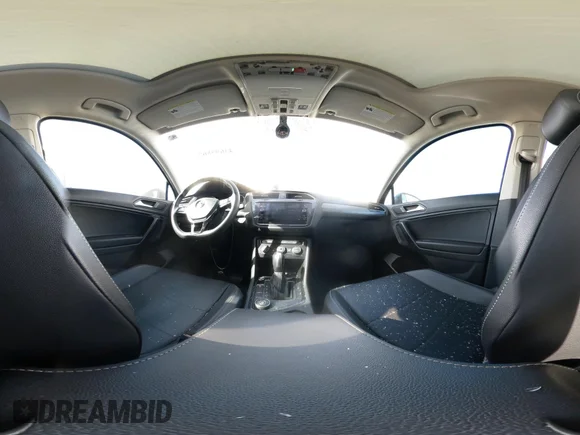✅ 2021 Volkswagen Tiguan SE • VIN: 3VV2B7AX6MM078830 • Lot: 43695865. Wystawiony na IAAI z przebiegiem 94 456 mil. Bezpłatny archiwum sprzedaży aukcyjnych z USA i szczegółowy raport historii pojazdu na DreamBid. Zdjęcie 18.