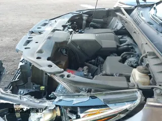 ✅ 2017 Toyota Highlander Limited Platinum • VIN: 5TDDZRFH3HS434558 • Lot: 43704606. Listed on IAAI with 96,427 mi. Free auction sales archive from the USA and detailed vehicle history report at DreamBid. Image 19.