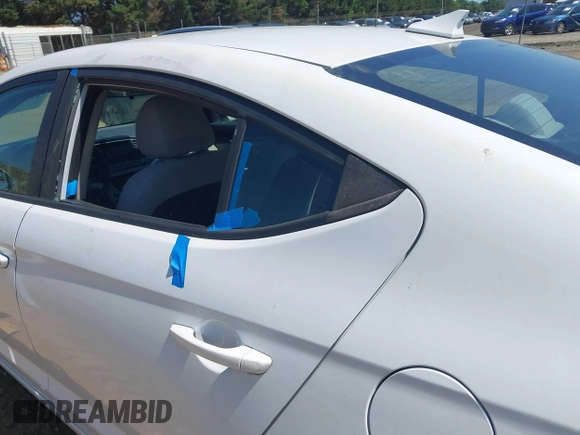 ✅ 2017 Hyundai Elantra SE • VIN: 5NPD84LF7HH016731 • Lot: 45205361. Wystawiony na IAAI z przebiegiem 37 743 mil. Bezpłatny archiwum sprzedaży aukcyjnych z USA i szczegółowy raport historii pojazdu na DreamBid. Zdjęcie 6.