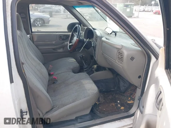 ✅ 2000 Isuzu Hombre S • VIN: 1GGCS1440Y8704463 • Lot: 43211988. Listed on IAAI with 121,422 mi. Free auction sales archive from the USA and detailed vehicle history report at DreamBid. Image 5.