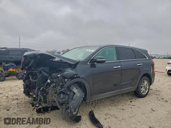 ✅ 2019 Kia Sorento LX • VIN: 5XYPG4A33KG578391 • Lot: 94770775. Wystawiony na Copart z przebiegiem 145 957 mil. Bezpłatny archiwum sprzedaży aukcyjnych z USA i szczegółowy raport historii pojazdu na DreamBid. Zdjęcie 1.