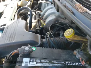 1996 Dodge Caravan SE z VIN 1B4GP44R0TB386449, wystawiony jako IAAI lot #41949313 z przebiegiem 305 625 mil mil oraz . Historia ofert i sprzedaży dostępna na DreamBid. Obrazek 12.