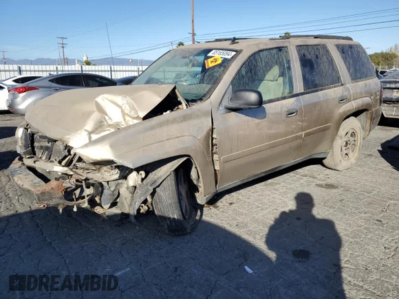 ✅ 2006 Chevrolet TrailBlazer LS • VIN: 1GNDT13S562137161 • Лот: 85165094. Опубликован ранее на Copart с пробегом 193 061 миль. Бесплатный доступ к архиву аукционных продаж из США и подробный отчёт об истории автомобиля на DreamBid. Изображение 1.