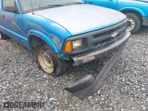 ✅ 1994 Chevrolet S-10 • VIN: 1GCCS14Z6R8130319 • Lot: 42463264. Wystawiony na IAAI z przebiegiem 88 831 mil. Bezpłatny archiwum sprzedaży aukcyjnych z USA i szczegółowy raport historii pojazdu na DreamBid. Zdjęcie 6.