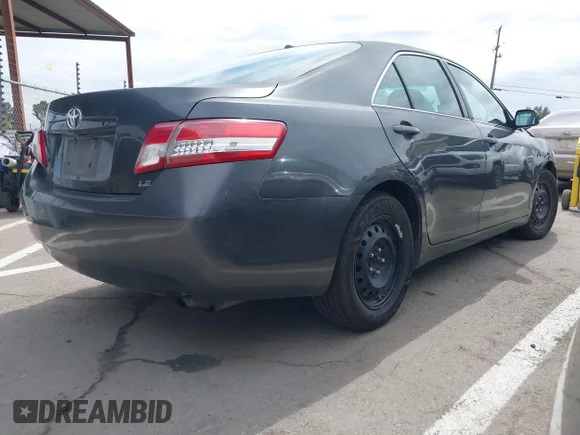 ✅ 2011 Toyota Camry LE • VIN: 4T1BF3EK4BU140580 • Lot: 45043611. Wystawiony na IAAI z przebiegiem 211 598 mil. Bezpłatny archiwum sprzedaży aukcyjnych z USA i szczegółowy raport historii pojazdu na DreamBid. Zdjęcie 4.