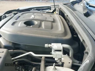 ✅ 2019 Jeep Grand Cherokee Altitude • VIN: 1C4RJFAG0KC552733 • Lot: 43383989. Wystawiony na IAAI z przebiegiem 121 216 mil. Bezpłatny archiwum sprzedaży aukcyjnych z USA i szczegółowy raport historii pojazdu na DreamBid. Zdjęcie 19.