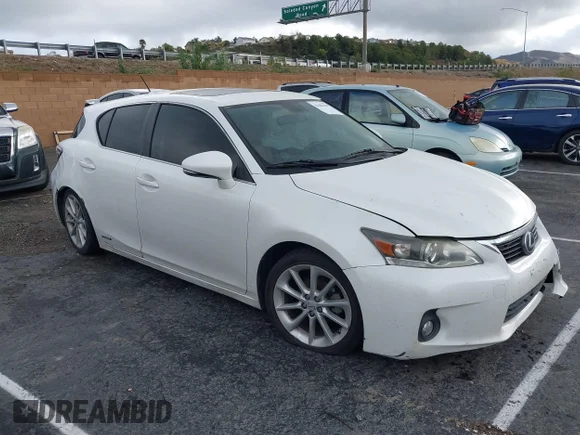 ✅ 2013 Lexus CT 200h • VIN: JTHKD5BH3D2139948 • Lot: 41686498. Wystawiony na IAAI z przebiegiem 149 151 mil. Bezpłatny archiwum sprzedaży aukcyjnych z USA i szczegółowy raport historii pojazdu na DreamBid. Zdjęcie 1.