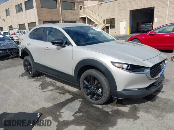 ✅ 2024 Mazda CX-30 S Select Sport • VIN: 3MVDMBBM9RM663240 • Лот: 43351930. Опубліковано раніше на IAAI з пробігом 9 570 миль. Безкоштовний доступ до архіву аукціонних продажів зі США та докладний звіт про історію автомобіля на DreamBid. Зображення 1.