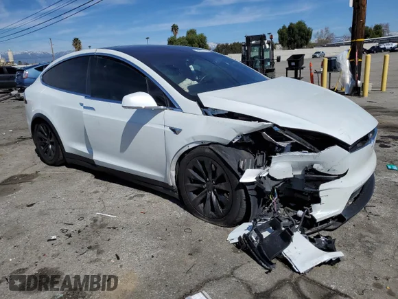 ✅ 2020 Tesla Model X Long Range • VIN: 5YJXCAE26LF283466 • Lot: 44362813. Wystawiony na Copart z przebiegiem 91 690 mil. Bezpłatny archiwum sprzedaży aukcyjnych z USA i szczegółowy raport historii pojazdu na DreamBid. Zdjęcie 4.