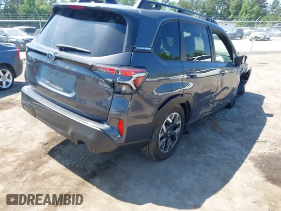 ✅ 2025 Subaru Forester Premium • VIN: JF2SLDDCXSH547892 • Лот: 45075918. Опубліковано раніше на IAAI з пробігом 15 885 миль. Безкоштовний доступ до архіву аукціонних продажів зі США та докладний звіт про історію автомобіля на DreamBid. Зображення 4.