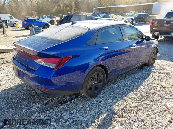✅ 2021 Hyundai Elantra SEL • VIN: 5NPLS4AG0MH033695 • Lot: 43966959. Wystawiony na IAAI z przebiegiem 82 668 mil. Bezpłatny archiwum sprzedaży aukcyjnych z USA i szczegółowy raport historii pojazdu na DreamBid. Zdjęcie 4.
