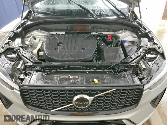 ✅ 2025 Volvo XC60 Plus • VIN: YV4M12RC7S1221306 • Lot: 51327586. Wystawiony na Copart z przebiegiem 20 125 mil. Bezpłatny archiwum sprzedaży aukcyjnych z USA i szczegółowy raport historii pojazdu na DreamBid. Zdjęcie 12.