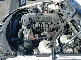 ✅ 2007 BMW 3 Series 335i • VIN: WBAVB73577P100305 • Lot: 43395782. Wystawiony na IAAI z przebiegiem 195 981 mil. Bezpłatny archiwum sprzedaży aukcyjnych z USA i szczegółowy raport historii pojazdu na DreamBid. Zdjęcie 12.