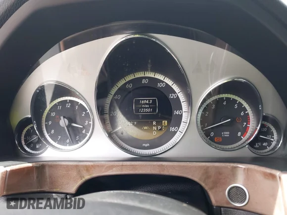 ✅ 2012 Mercedes-Benz E 350 Sport • VIN: WDDHF5KB1CA519303 • Лот: 45577131. Опубликован ранее на IAAI с пробегом 123 501 миль. Бесплатный доступ к архиву аукционных продаж из США и подробный отчёт об истории автомобиля на DreamBid. Изображение 7.