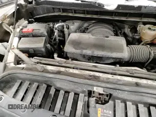 ✅ 2021 Chevrolet Silverado 1500 Custom • VIN: 3GCUYBEF5MG300346 • Lot: 93743565. Wystawiony na Copart z przebiegiem 122 506 mil. Bezpłatny archiwum sprzedaży aukcyjnych z USA i szczegółowy raport historii pojazdu na DreamBid. Zdjęcie 13.