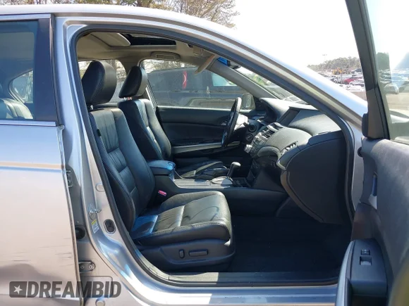✅ 2010 Honda Accord EX-L • VIN: 1HGCP3F83AA010851 • Lot: 44848723. Wystawiony na IAAI z przebiegiem 119 454 mil. Bezpłatny archiwum sprzedaży aukcyjnych z USA i szczegółowy raport historii pojazdu na DreamBid. Zdjęcie 5.