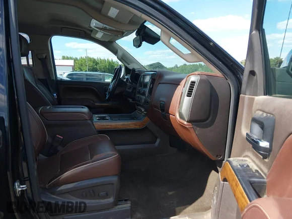 ✅ 2015 Chevrolet Silverado 2500HD High Country • VIN: 1GC1KXEG1FF610024 • Lot: 45285454. Wystawiony na IAAI z przebiegiem 123 778 mil. Bezpłatny archiwum sprzedaży aukcyjnych z USA i szczegółowy raport historii pojazdu na DreamBid. Zdjęcie 5.