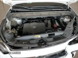 ✅ 2022 Toyota Highlander Platinum • VIN: 5TDFZRAH2NS110657 • Lot: 61108955. Listed on Copart with 86,180 mi. Free auction sales archive from the USA and detailed vehicle history report at DreamBid. Image 14.