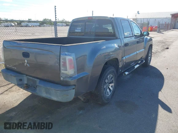 ✅ 2008 Mitsubishi Raider LS • VIN: 1Z7HC28K88S588410 • Lot: 43565885. Wystawiony na IAAI z przebiegiem 293 631 mil. Bezpłatny archiwum sprzedaży aukcyjnych z USA i szczegółowy raport historii pojazdu na DreamBid. Zdjęcie 4.